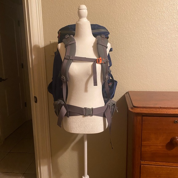 Hiking Camping Backpack-NEW REI Crestrail 70 Multiday Backpack - Picture 4 of 6